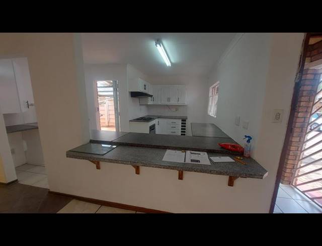 3 BEDROOM TOWNHOUSE FOR SALE IN BOKSBURG NORTH